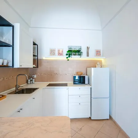 別荘 Velvet Queen オストゥーニ